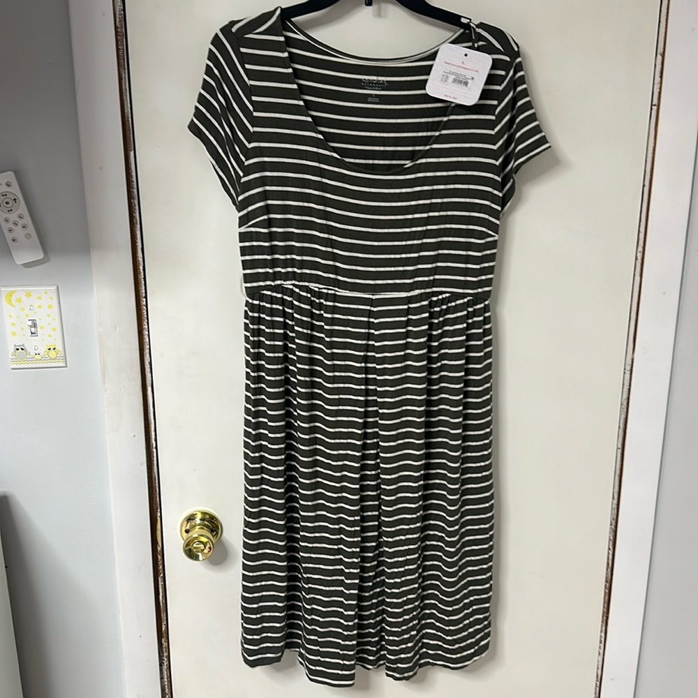 Maternity Dress - green striped